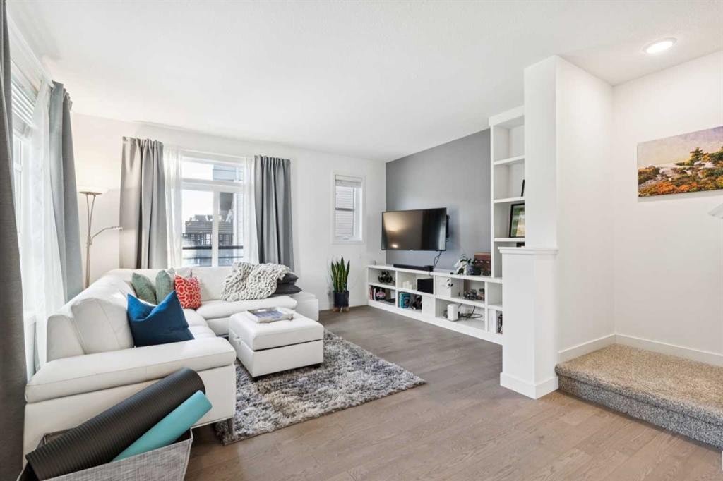 180 Walden Path Se, Calgary, AB - Indoor Photo Showing Living Room