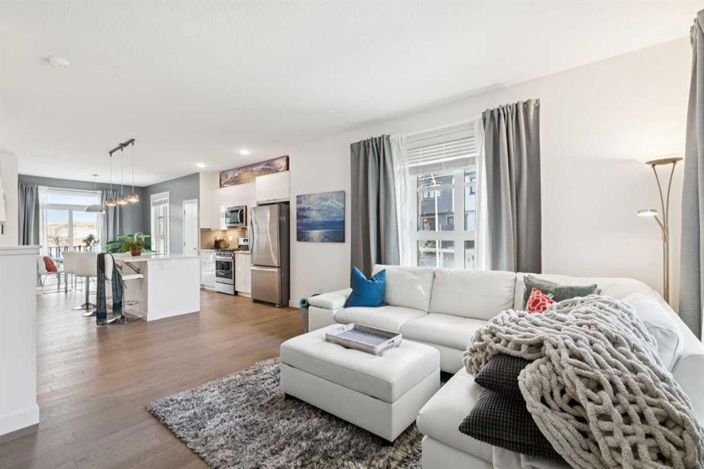180 Walden Path Se, Calgary, AB - Indoor Photo Showing Living Room