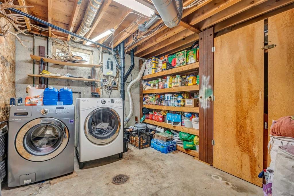 4771 Rundlehorn Drive Ne, Calgary, AB - Indoor Photo Showing Laundry Room