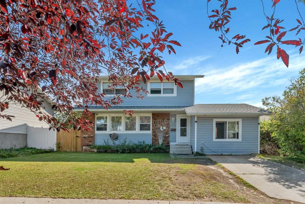 4771 Rundlehorn Drive Ne, Calgary, AB - Outdoor With Facade