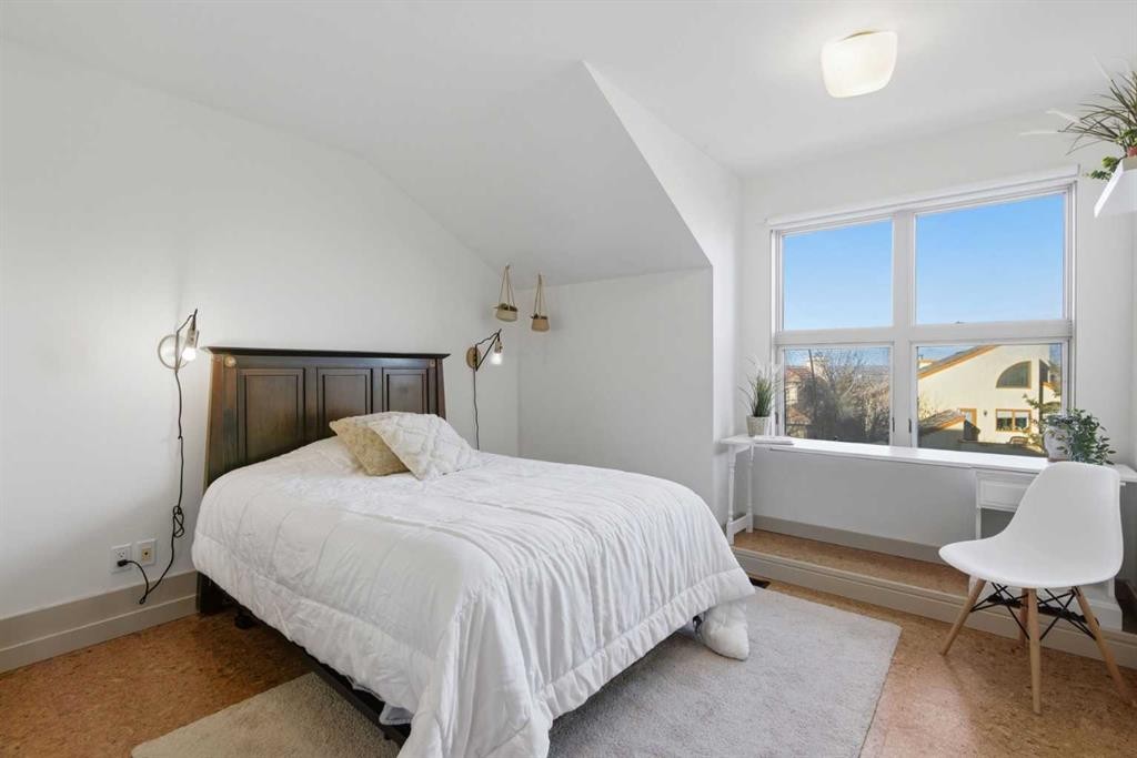 64 Patterson Mews Sw, Calgary, AB - Indoor Photo Showing Bedroom
