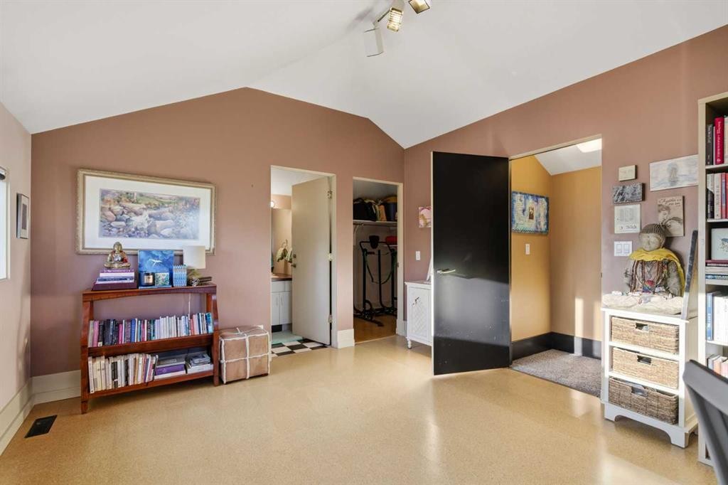 64 Patterson Mews Sw, Calgary, AB - Indoor