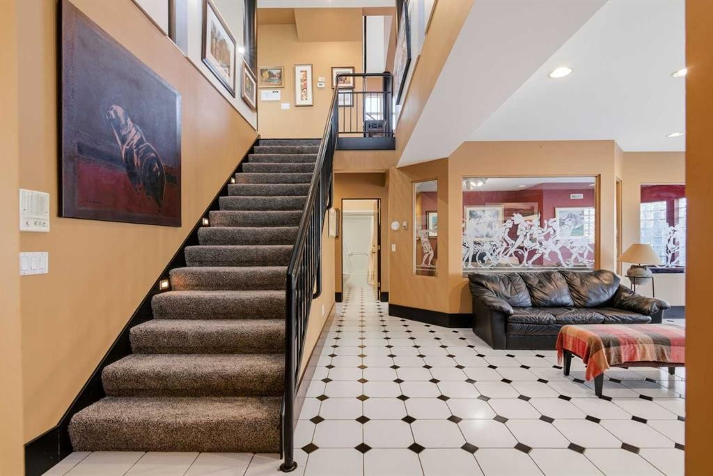 64 Patterson Mews Sw, Calgary, AB - Indoor Photo Showing Other Room