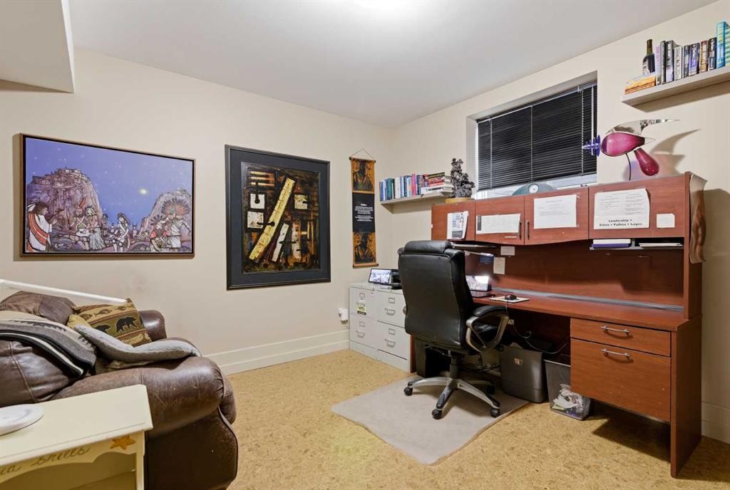 64 Patterson Mews Sw, Calgary, AB - Indoor Photo Showing Office