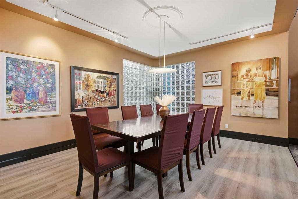 64 Patterson Mews Sw, Calgary, AB - Indoor Photo Showing Dining Room