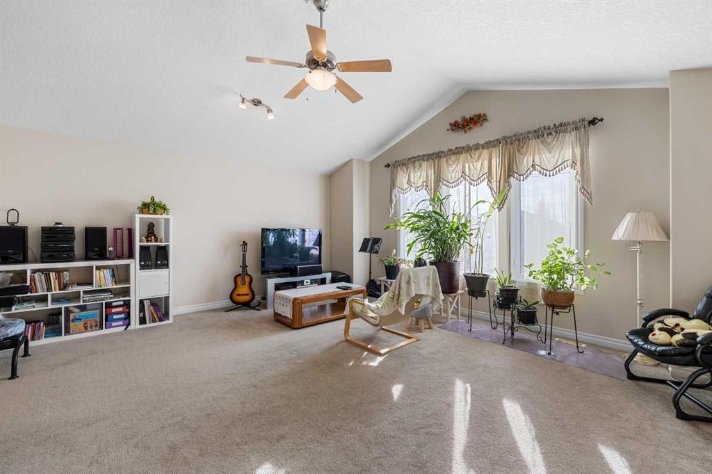 107 Panatella Close Nw, Calgary, AB - Indoor Photo Showing Other Room