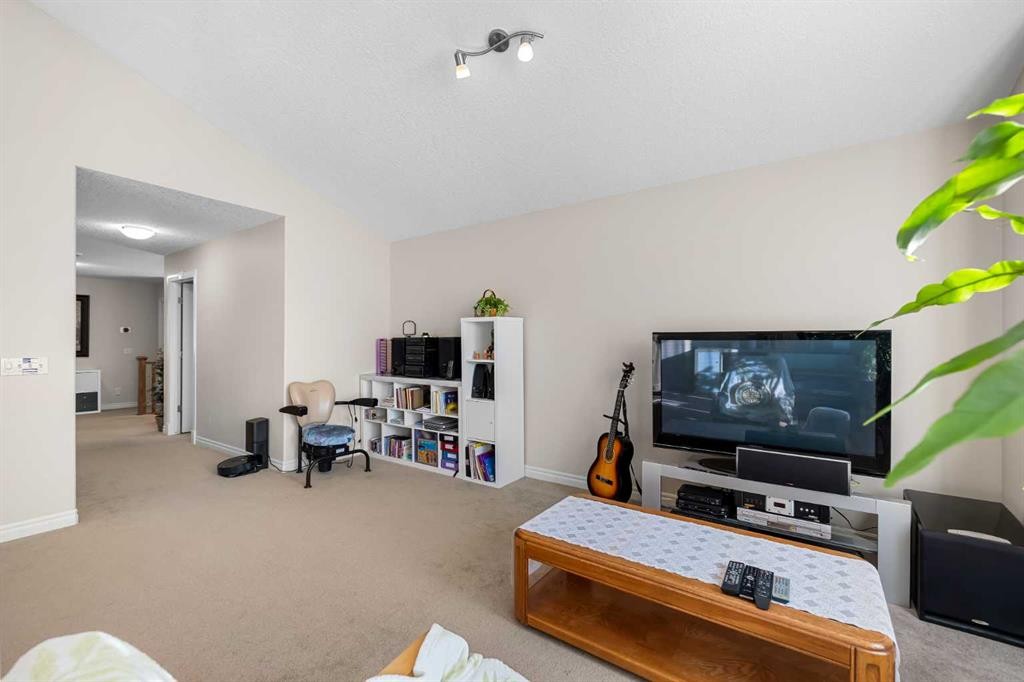 107 Panatella Close Nw, Calgary, AB - Indoor Photo Showing Other Room
