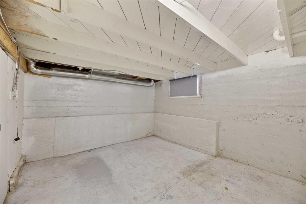 2158 22 Avenue, Didsbury, AB - Indoor