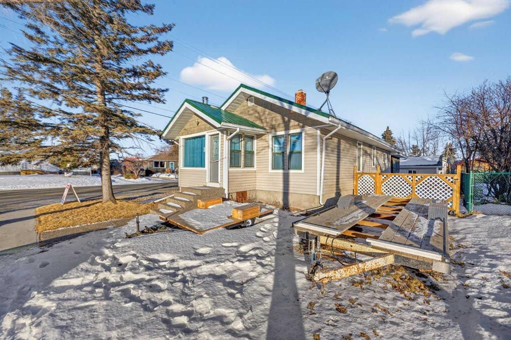 2158 22 Avenue, Didsbury, AB - Outdoor