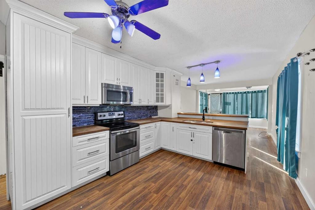 2158 22 Avenue, Didsbury, AB - Indoor Photo Showing Kitchen