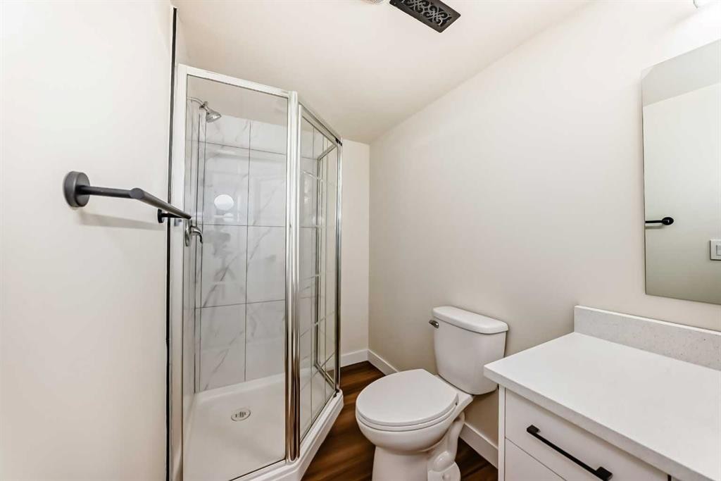 936 Cranston Drive Se, Calgary, AB - Indoor Photo Showing Bathroom
