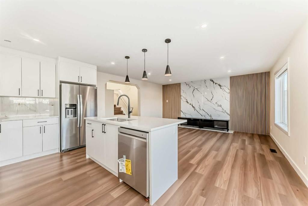 936 Cranston Drive Se, Calgary, AB - Indoor Photo Showing Kitchen With Upgraded Kitchen