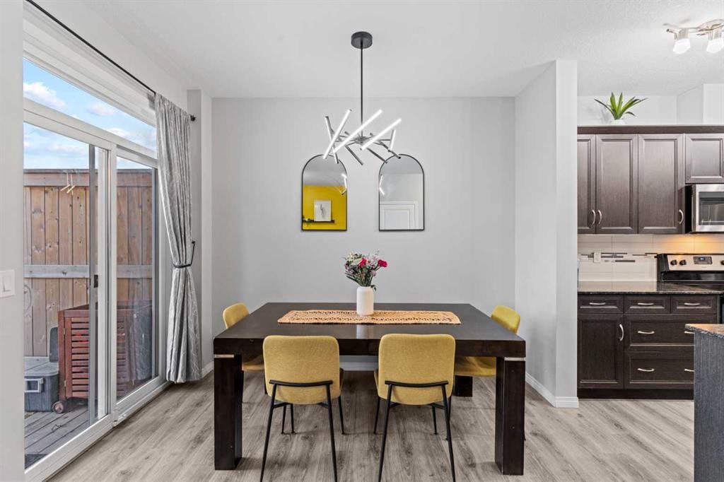 74 Legacy Glen Common Se, Calgary, AB - Indoor Photo Showing Dining Room
