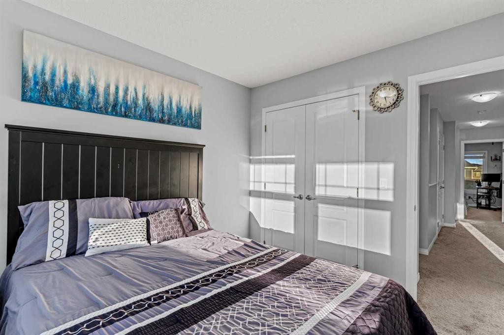 74 Legacy Glen Common Se, Calgary, AB - Indoor Photo Showing Bedroom