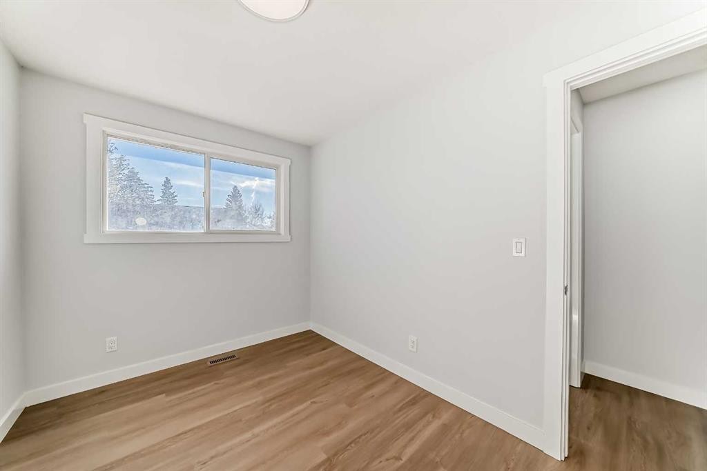 207 Pinecliff Way Ne, Calgary, AB - Indoor Photo Showing Other Room