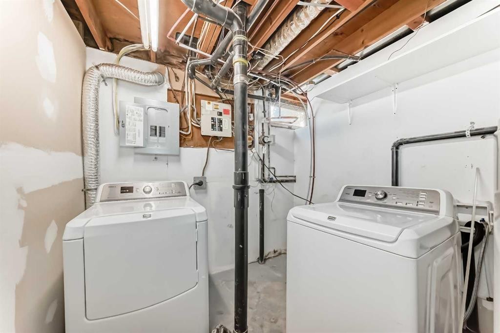 207 Pinecliff Way Ne, Calgary, AB - Indoor Photo Showing Laundry Room