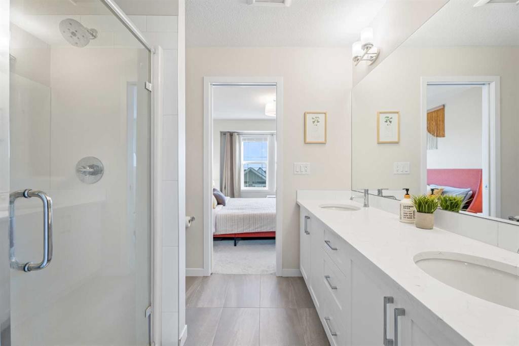 160 Copperleaf Way Se, Calgary, AB - Indoor Photo Showing Bathroom