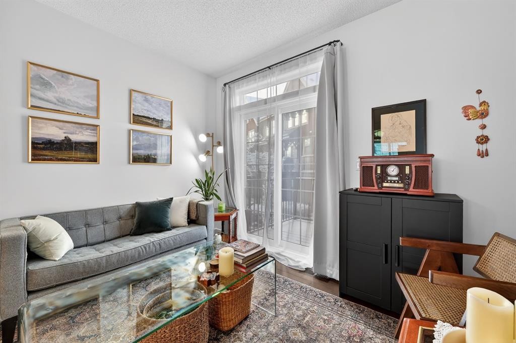 235 Ascot Circle Sw, Calgary, AB - Indoor Photo Showing Living Room