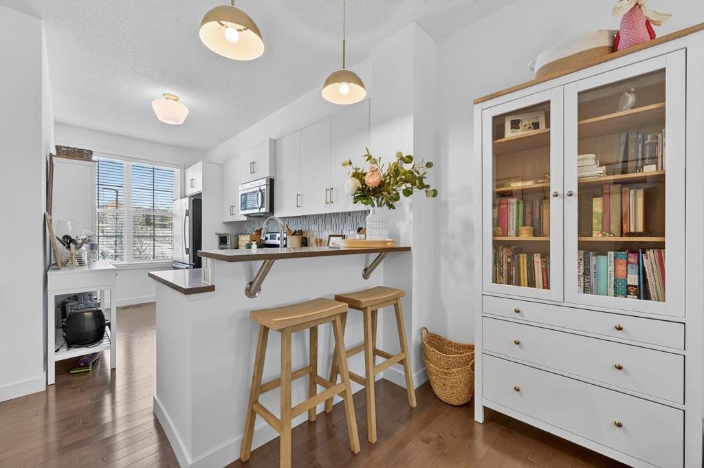 235 Ascot Circle Sw, Calgary, AB - Indoor