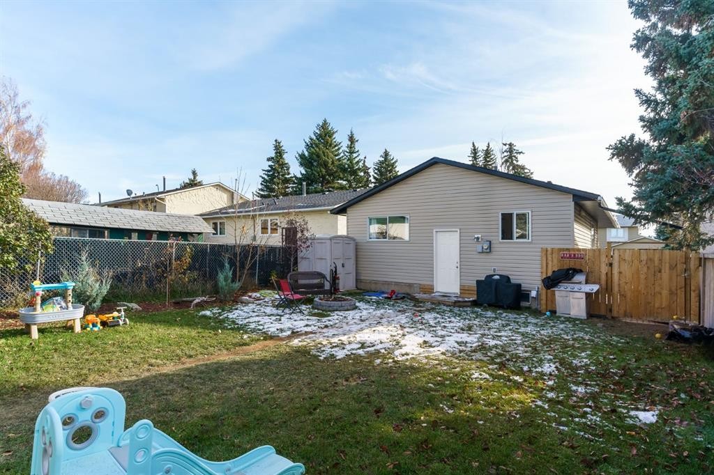 17 Aster Place Se, Airdrie, AB