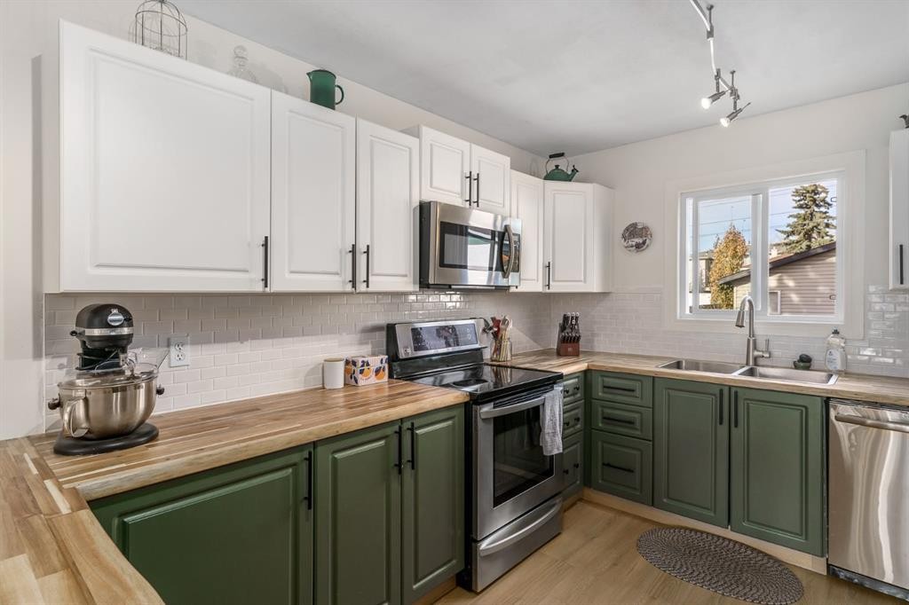 17 Aster Place Se, Airdrie, AB