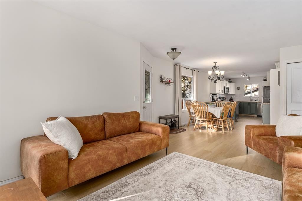 17 Aster Place Se, Airdrie, AB