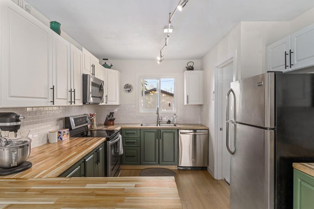 17 Aster Place Se, Airdrie, AB