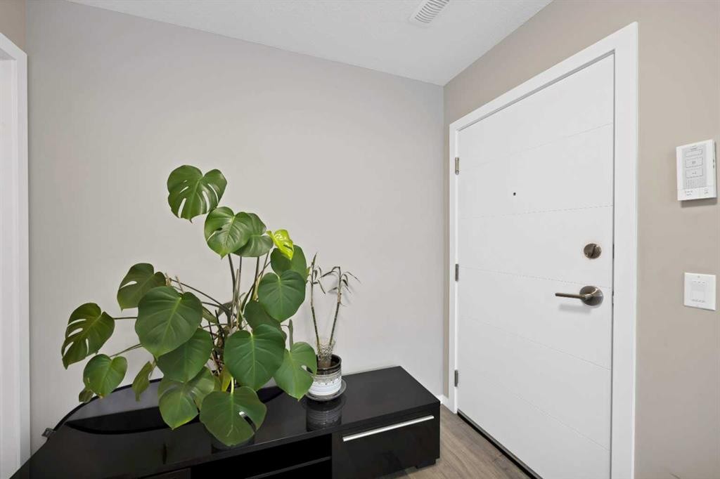 203-350 Redstone Ne, Calgary, AB - Indoor Photo Showing Other Room