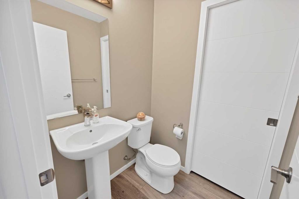 203-350 Redstone Ne, Calgary, AB - Indoor Photo Showing Bathroom
