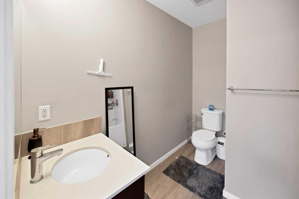 203-350 Redstone Ne, Calgary, AB - Indoor Photo Showing Bathroom