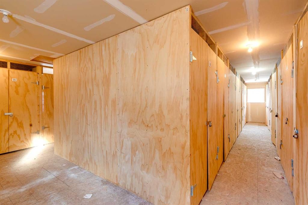 509-121 Copperpond Common Se, Calgary, AB - Indoor Photo Showing Other Room