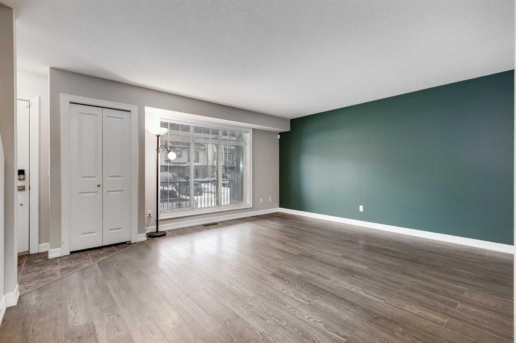 509-121 Copperpond Common Se, Calgary, AB - Indoor Photo Showing Other Room