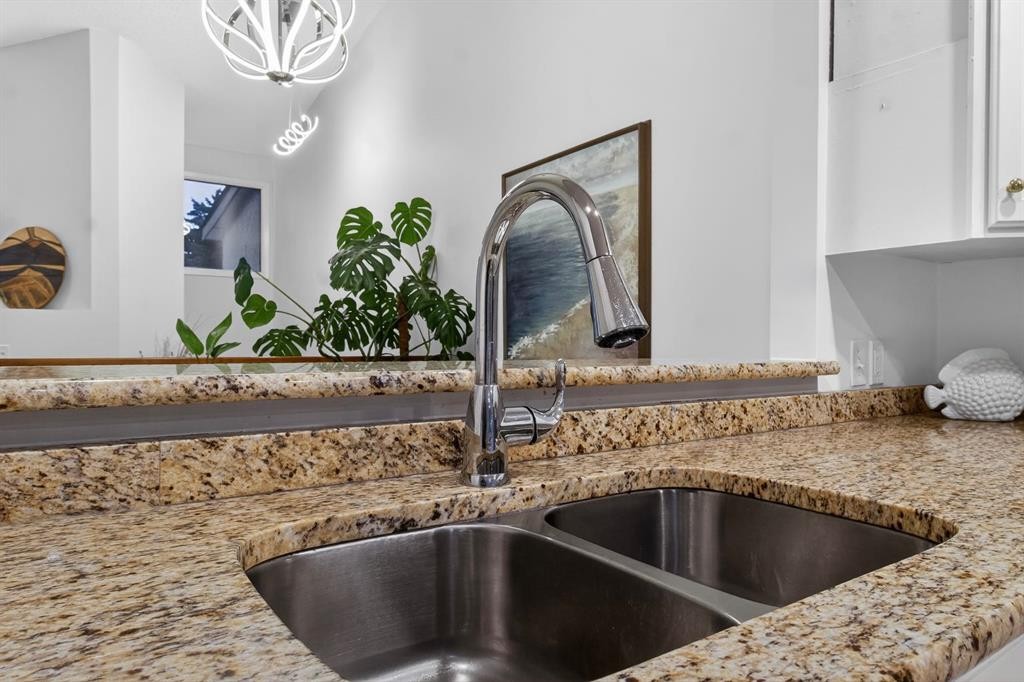 643 Strathcona Drive Sw, Calgary, AB - Indoor Photo Showing Kitchen With Double Sink