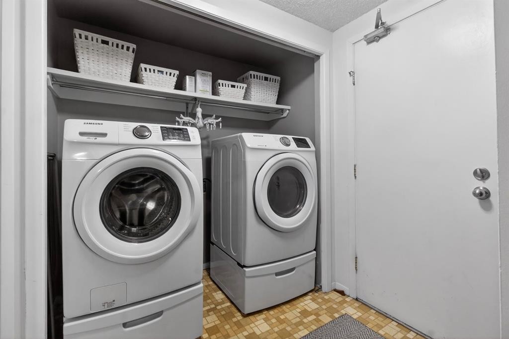 643 Strathcona Drive Sw, Calgary, AB - Indoor Photo Showing Laundry Room