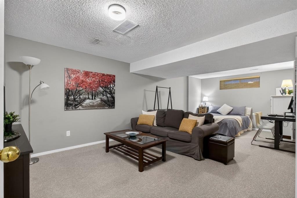 643 Strathcona Drive Sw, Calgary, AB - Indoor