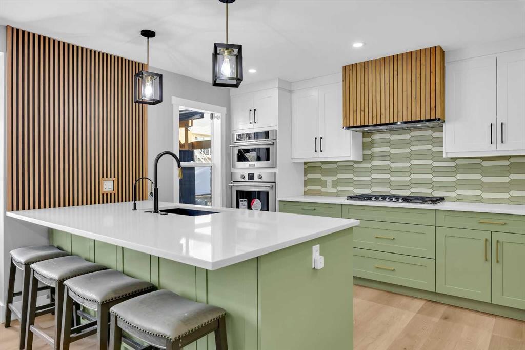 122 Hawkstone Drive Nw, Calgary, AB - Indoor Photo Showing Kitchen With Upgraded Kitchen