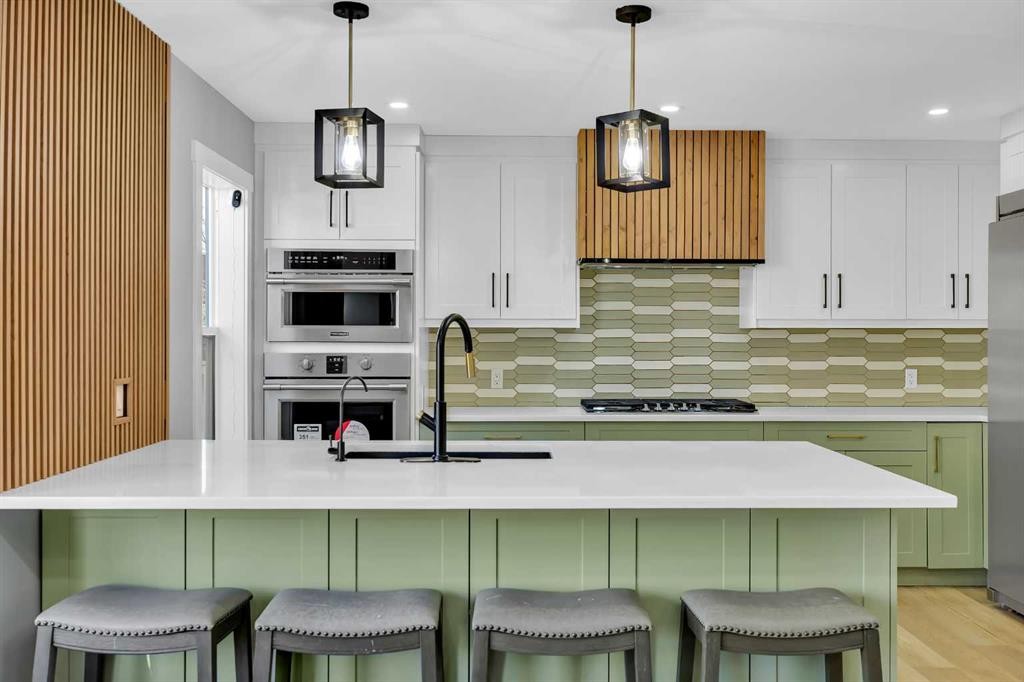 122 Hawkstone Drive Nw, Calgary, AB - Indoor Photo Showing Kitchen With Upgraded Kitchen