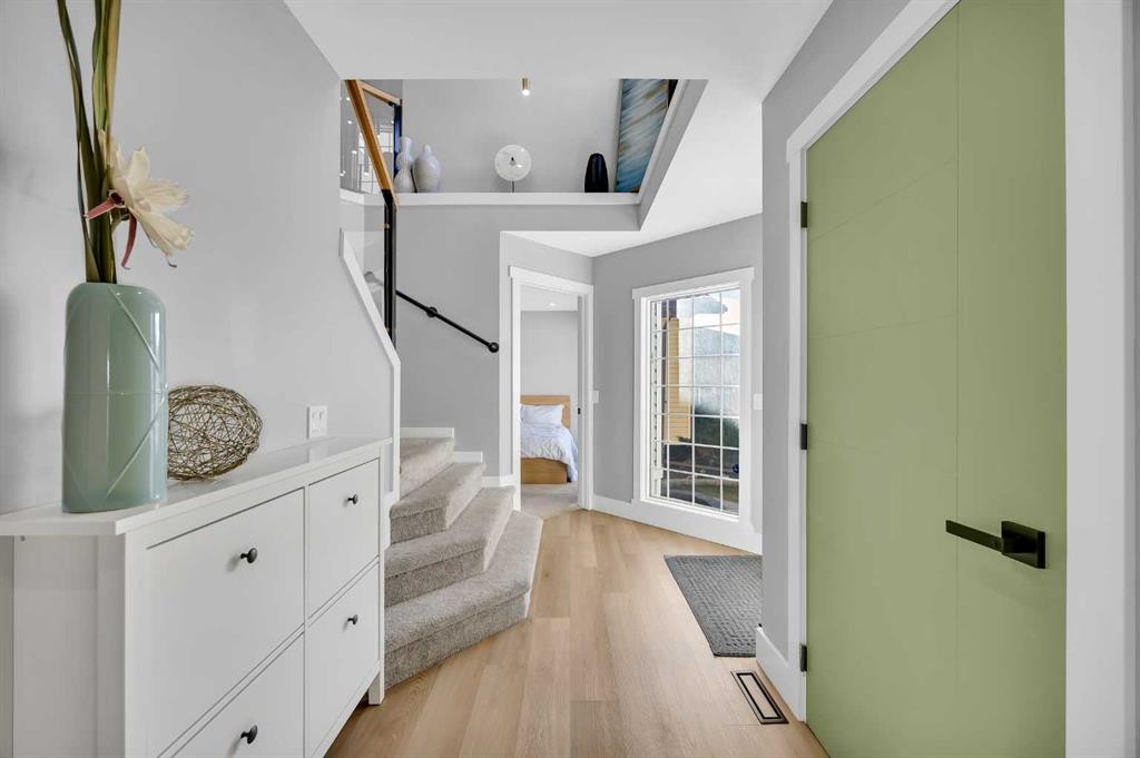 122 Hawkstone Drive Nw, Calgary, AB - Indoor Photo Showing Other Room