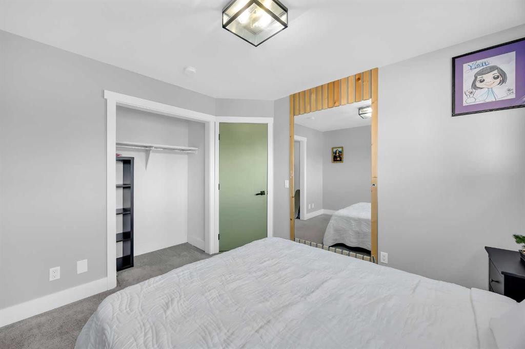 122 Hawkstone Drive Nw, Calgary, AB - Indoor Photo Showing Bedroom