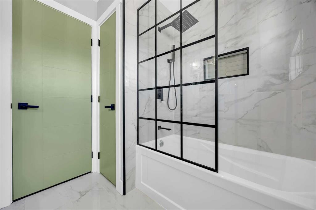 122 Hawkstone Drive Nw, Calgary, AB - Indoor Photo Showing Other Room