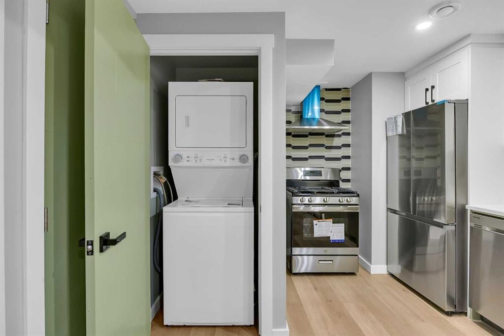 122 Hawkstone Drive Nw, Calgary, AB - Indoor Photo Showing Laundry Room