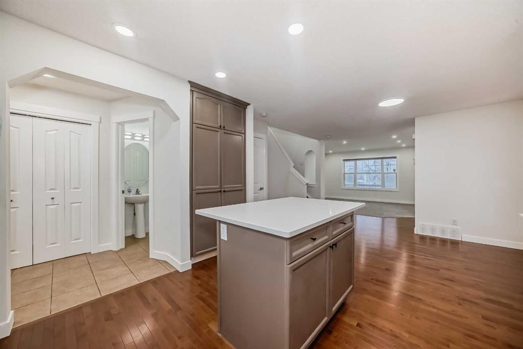 79 Saddlebrook Way Ne, Calgary, AB - Indoor Photo Showing Other Room