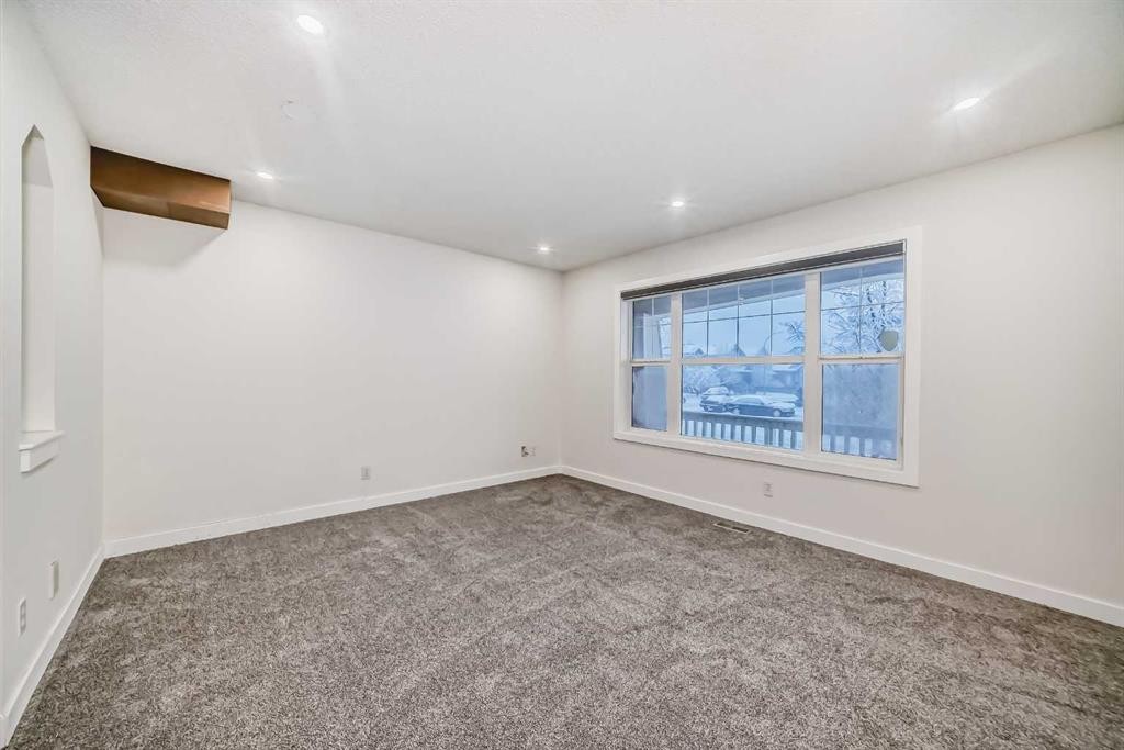 79 Saddlebrook Way Ne, Calgary, AB - Indoor Photo Showing Other Room