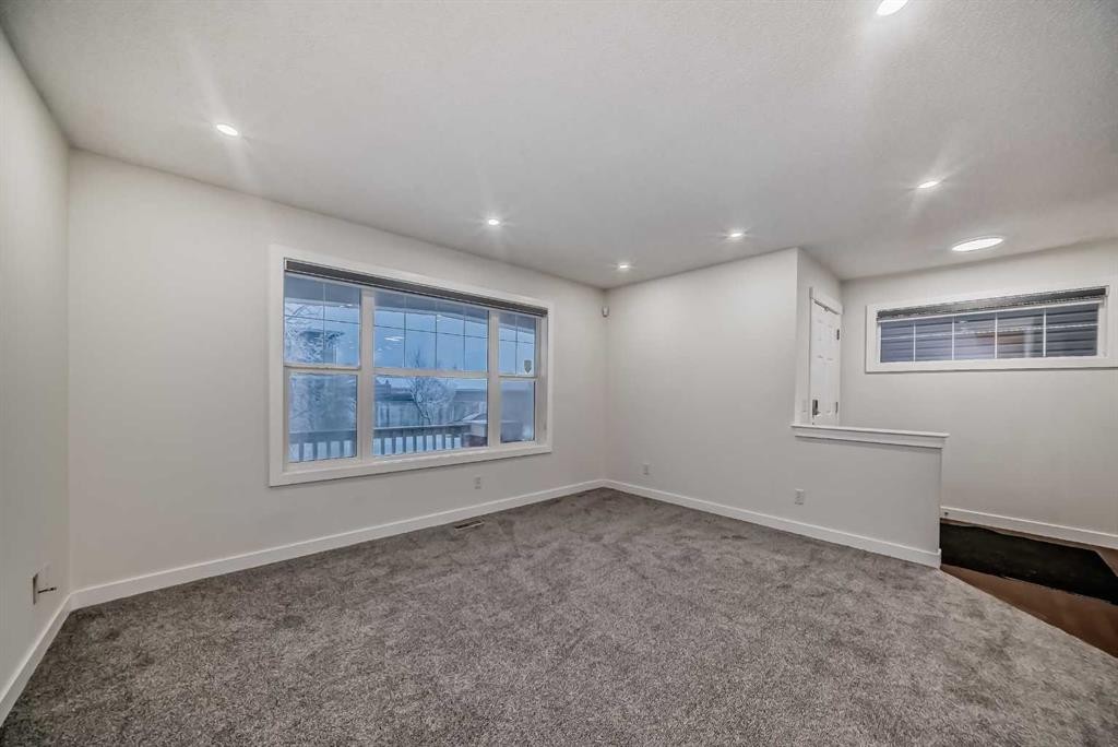 79 Saddlebrook Way Ne, Calgary, AB - Indoor Photo Showing Other Room