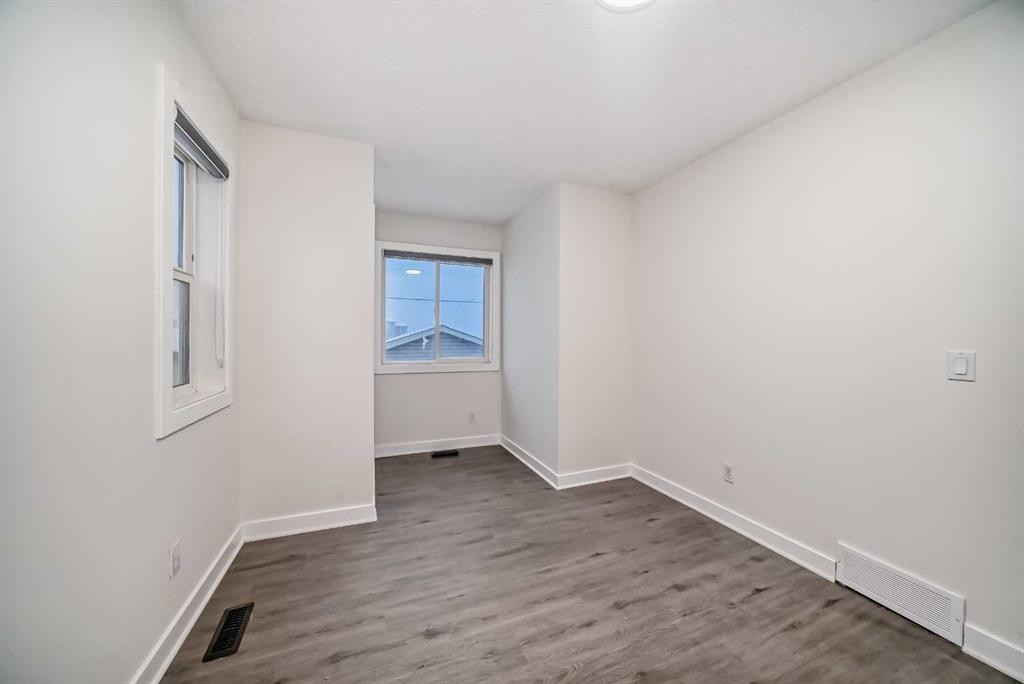 79 Saddlebrook Way Ne, Calgary, AB - Indoor Photo Showing Other Room