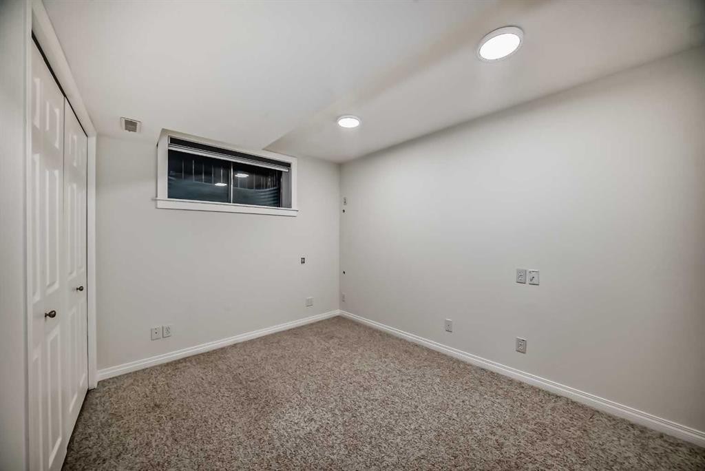 79 Saddlebrook Way Ne, Calgary, AB - Indoor Photo Showing Other Room