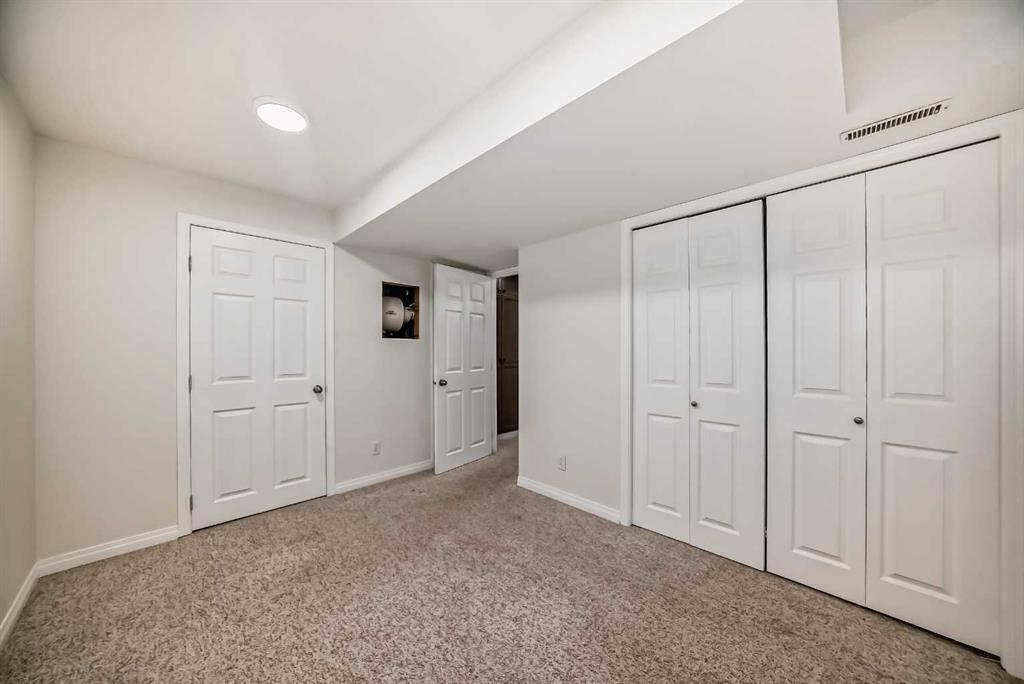 79 Saddlebrook Way Ne, Calgary, AB - Indoor Photo Showing Other Room