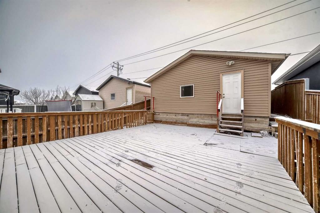 79 Saddlebrook Way Ne, Calgary, AB - Outdoor With Deck Patio Veranda With Exterior