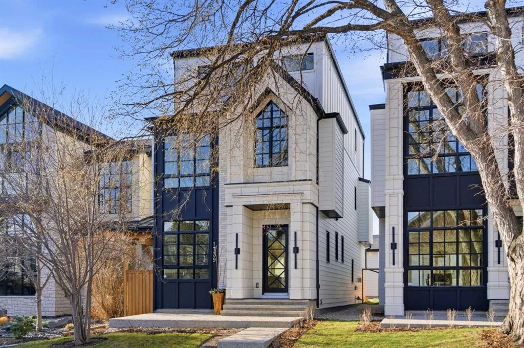 1739 48 Avenue Sw, Calgary, AB - Outdoor