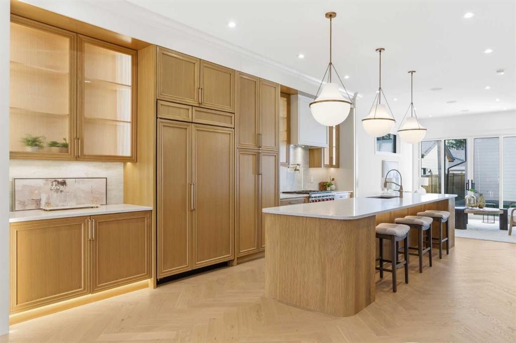 1739 48 Avenue Sw, Calgary, AB - Indoor Photo Showing Kitchen With Upgraded Kitchen